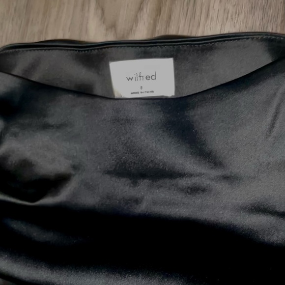 Wilfred size 8- Mini ruched satin skirt - Picture 4 of 4